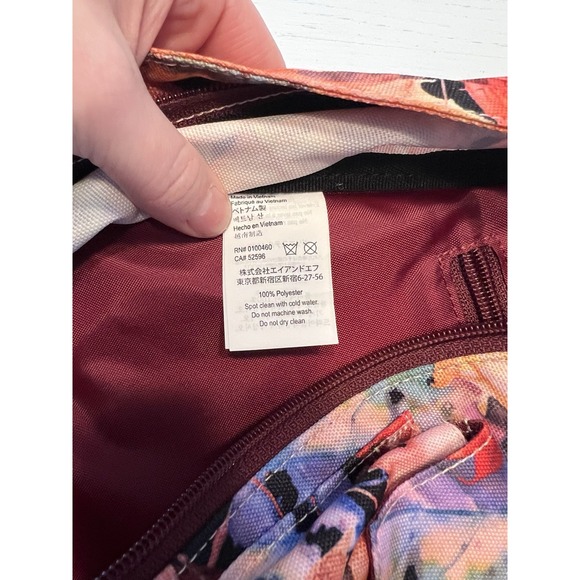 KAVU Rope Sling Crossbody Bag Leaf Me Be 10L HTF Autumn Fall Leaves Print - Picture 4 of 8